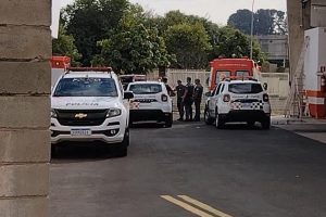 Homem foge da PM, mobiliza Águia e é pego dentro da base do Samu, em Limeira