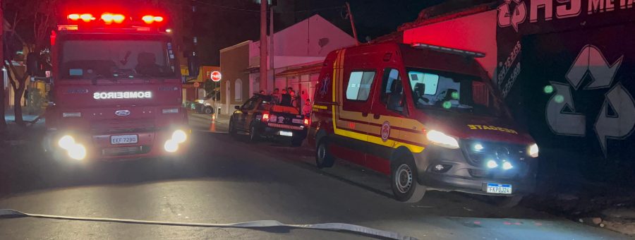 Incêndio de grandes proporções atinge residência no Boa Vista, em Limeira