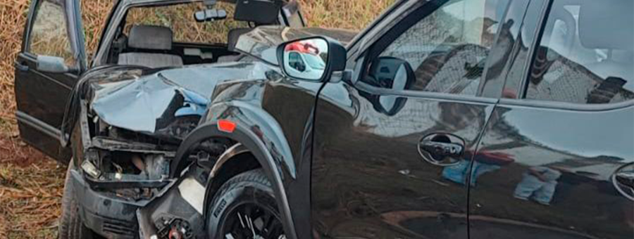 Motorista invade contramão e colide frontalmente com veículo na Limeira Artur Nogueira