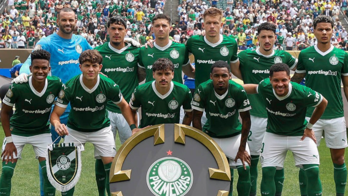 Paulinho decide; Palmeiras elimina o Botafogo nas oitavas da Copa