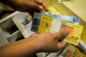 Rendimento médio dos brasileiros chega a R$ 3.270