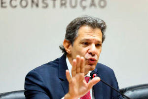 Brasil não sairá da mesa de negociação com EUA, diz Haddad