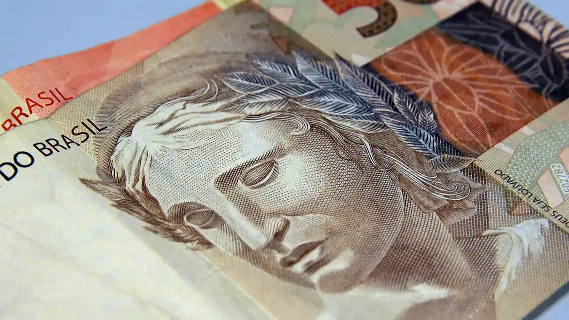 Brasileiros sacaram R$ 315 milhões em valores a receber em maio