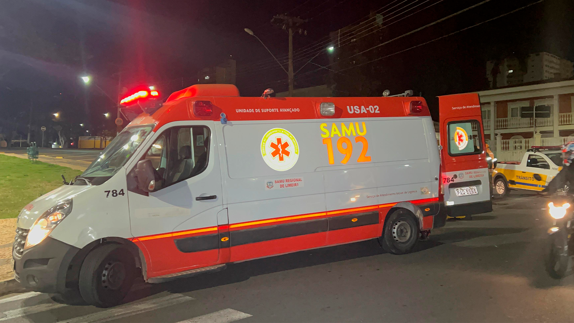 Colisão entre duas motos deixa motoboy ferido no Centro de Limeira