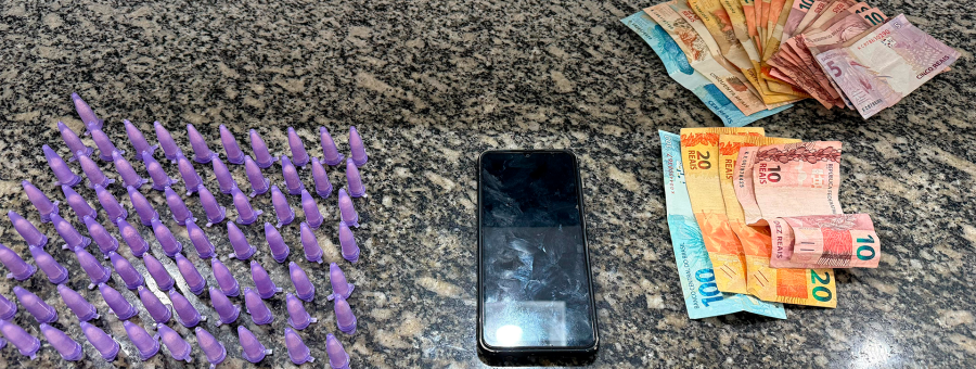 Dupla é detida com cocaína e dinheiro em área de mata no Jd. Odécio Degan