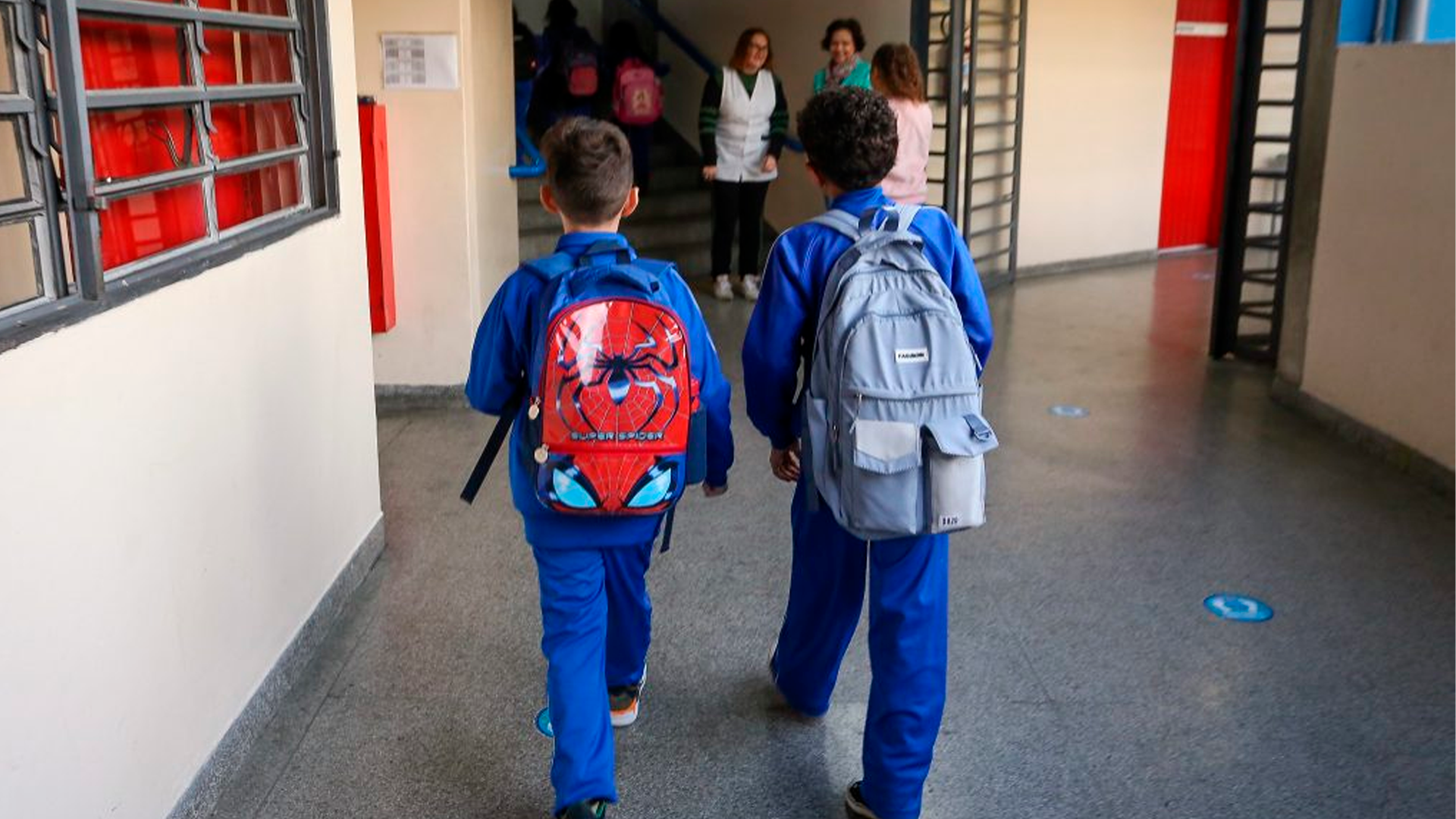Fim das férias mais de 3 milhões de estudantes da rede estadual de SP retornam às aulas nesta quarta-feira