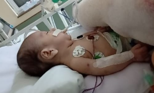 Mãe faz vaquinha para ajudar bebê internada após cirurgia em Ribeirão Preto