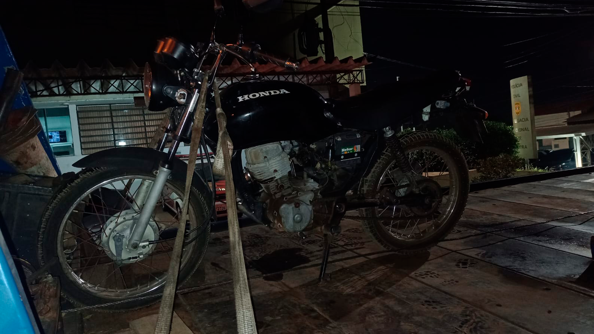 Moto com numeração suprimida é apreendida e mulher é detida em Limeira