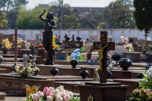 Parentes devem regularizar sepulturas no Cemitério Saudade 1 em Limeira