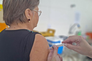 Ação leva vacinas a locais e horários alternativos nesta semana em Limeira