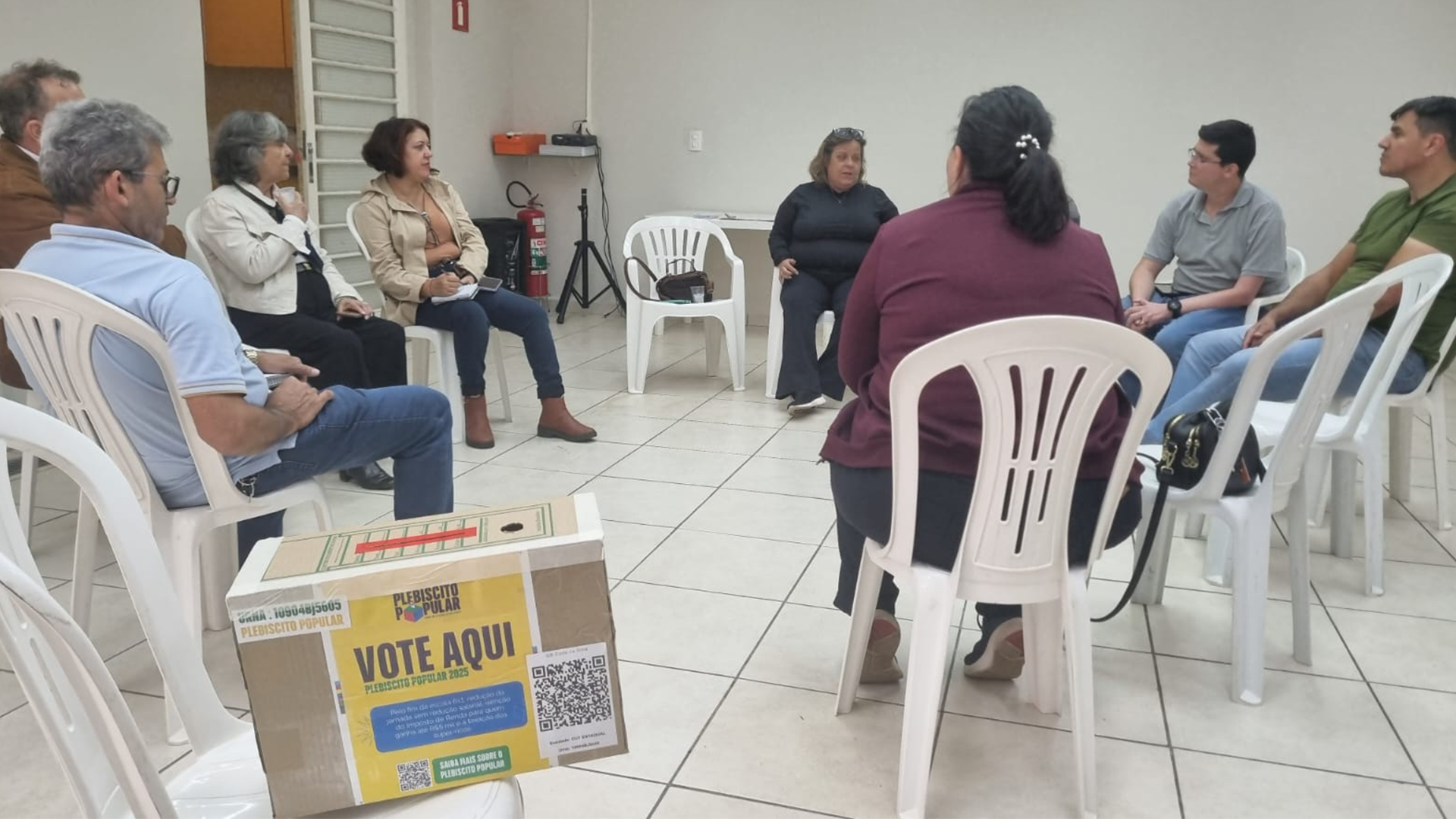 Ato na Praça Toledo Barros colhe apoios à isenção do IR e redução da jornada de trabalho