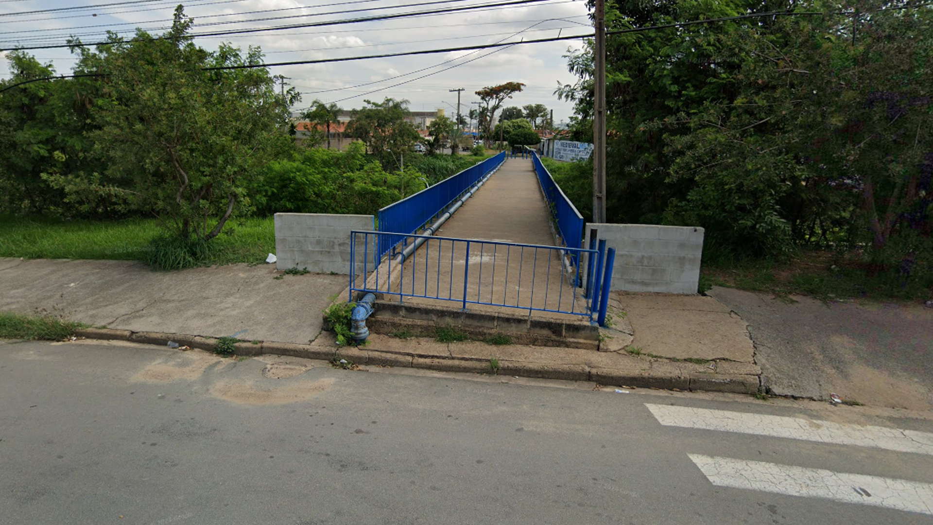 Dois homens são detidos com drogas na passarela do Jd. Planalto, em Limeira