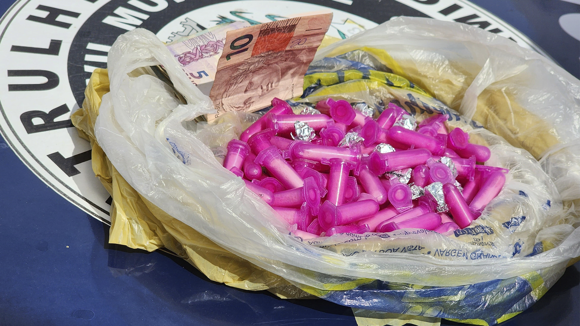 GCM apreende drogas e detém suspeito de tráfico no Antônio Simonetti