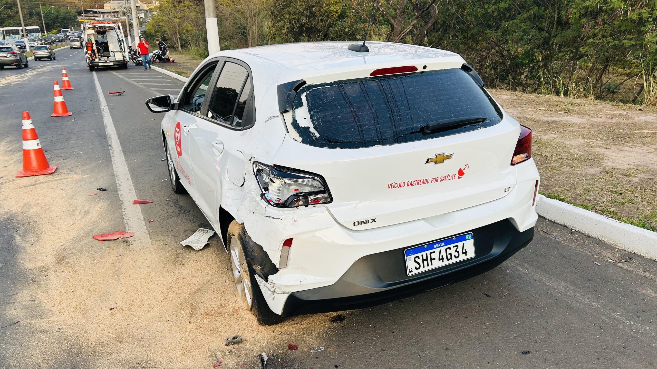 Motociclista fica gravemente ferido em colisão traseira em Limeira