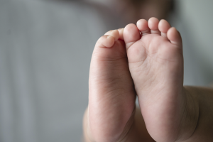 Jovem denuncia companheiro por agredir filho de 1 mês em Limeira