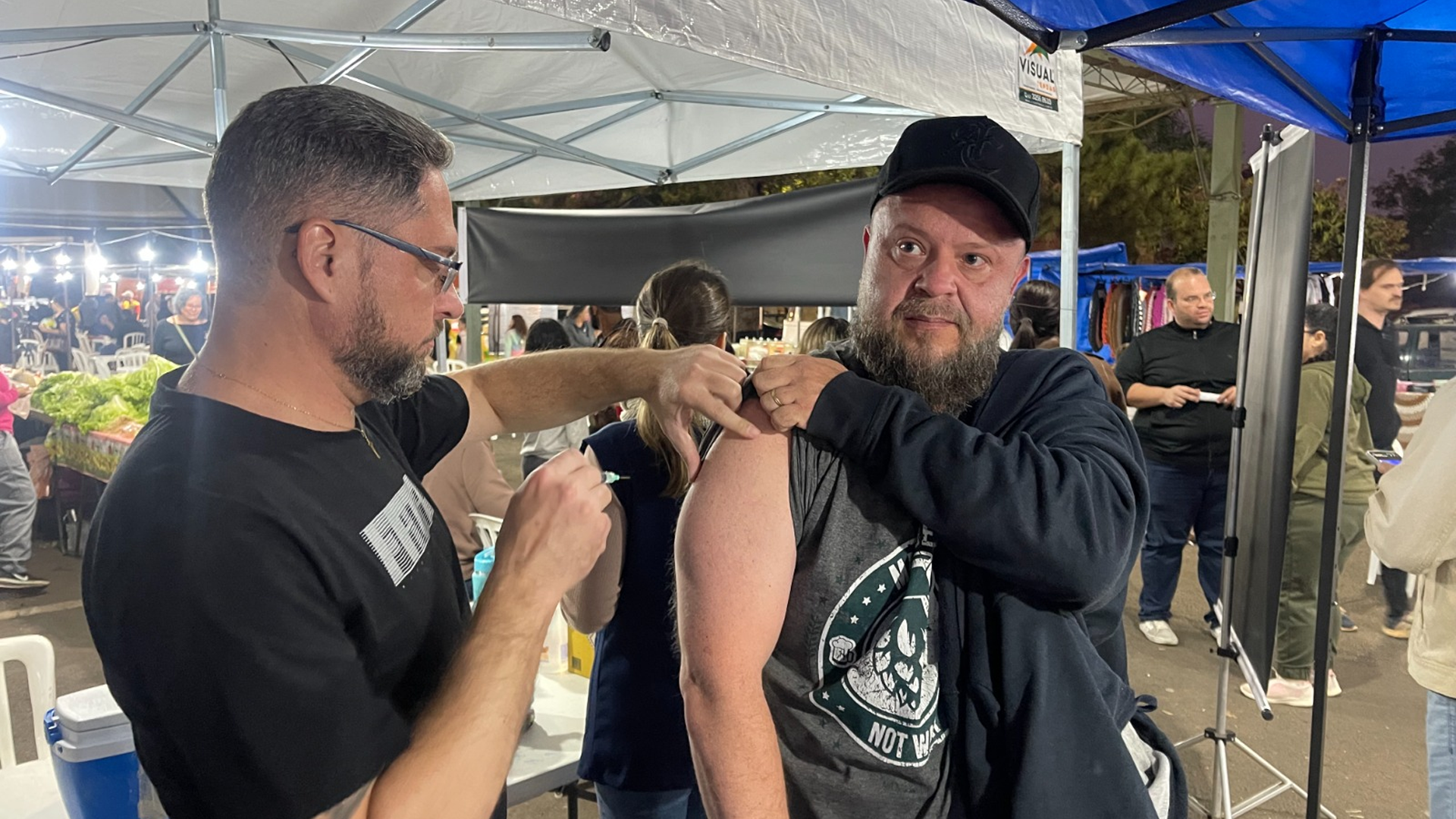 Vacinação segue na Feira Livre Noturna em Limeira nesta semana