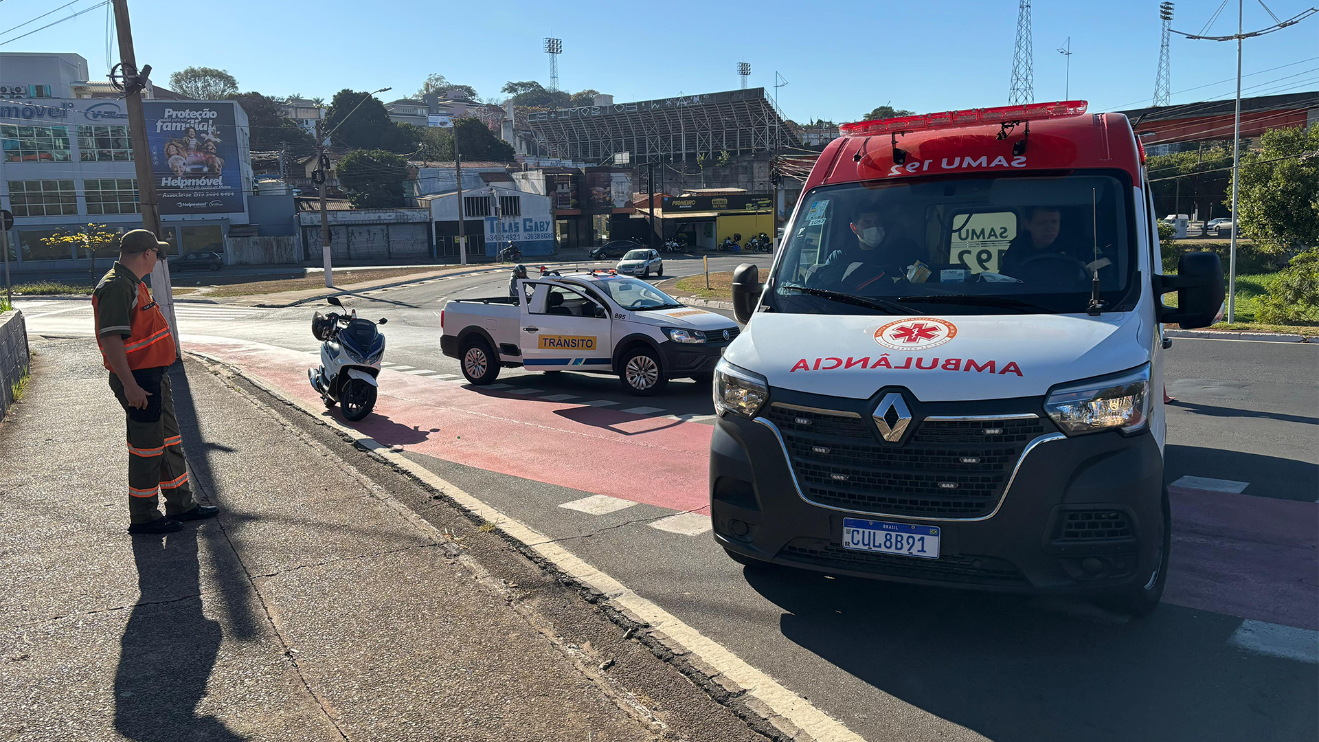 Dois acidentes envolvendo motocicletas são registrados na manhã desta segunda-feira, em Limeira