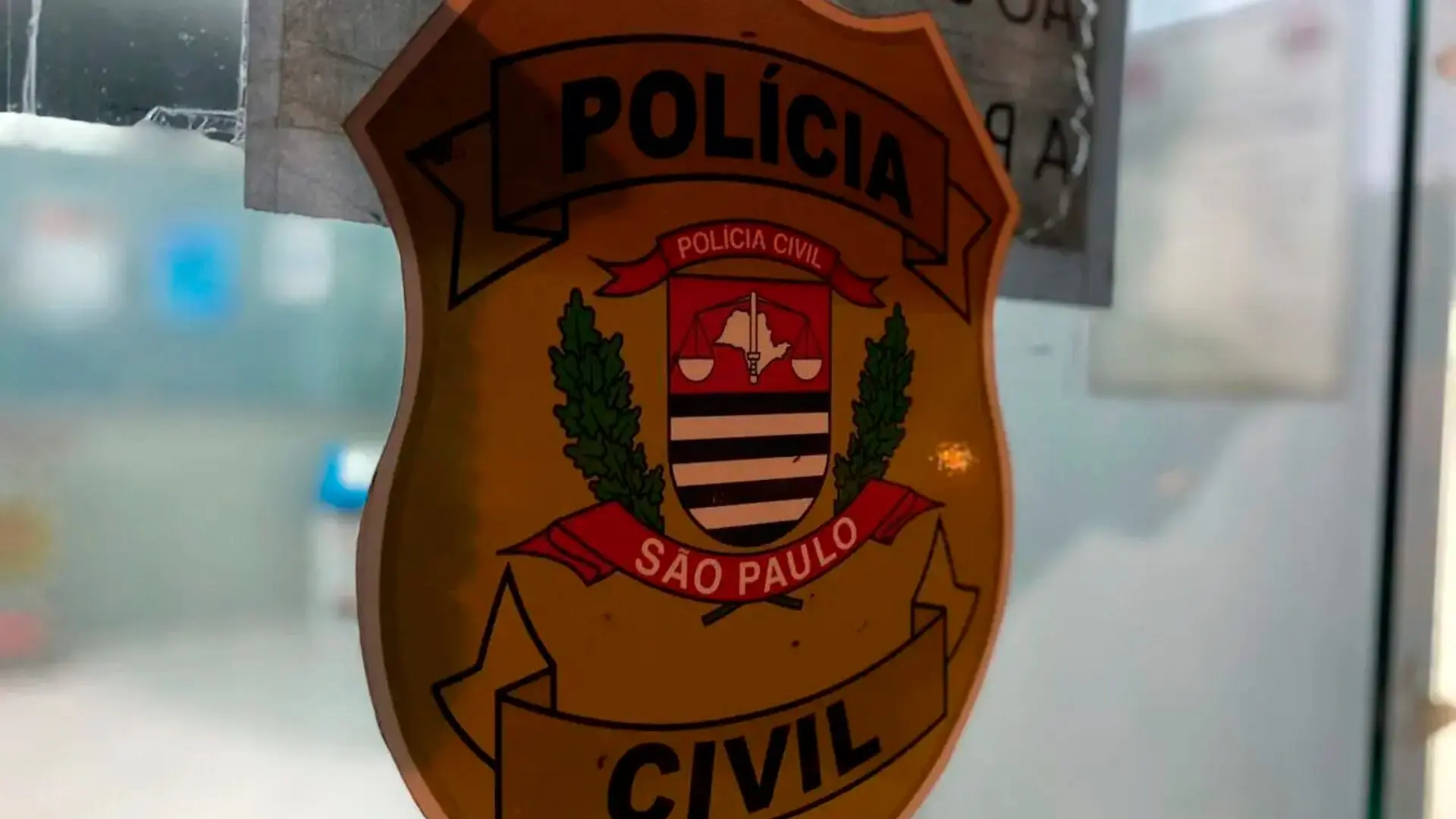 Homem persegue ex-companheira e família com motocicleta em Limeira