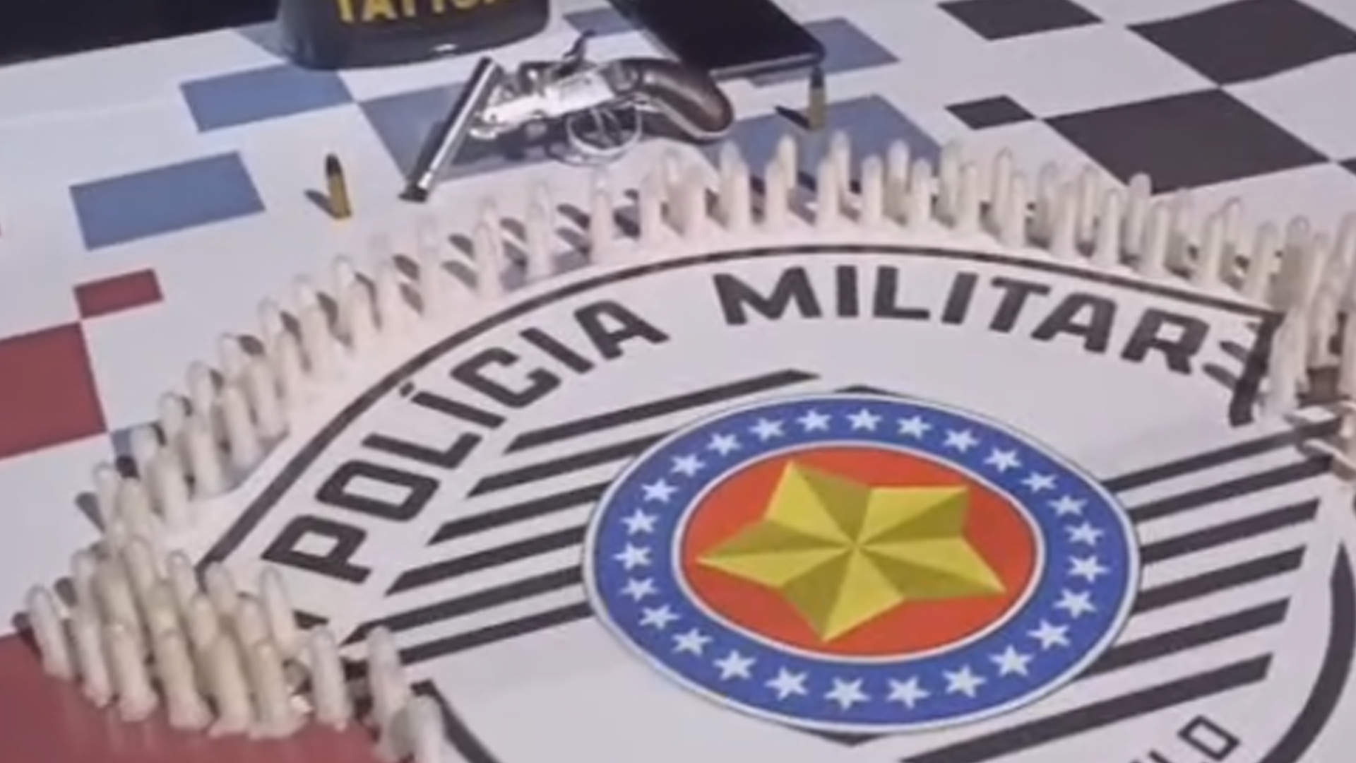 Jovem de 18 anos é preso com drogas e arma no Pq. Hipólito, em Limeira