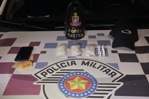 Jovem é preso com dinheiro e porções de cocaína no Parque Hipólito, em Limeira