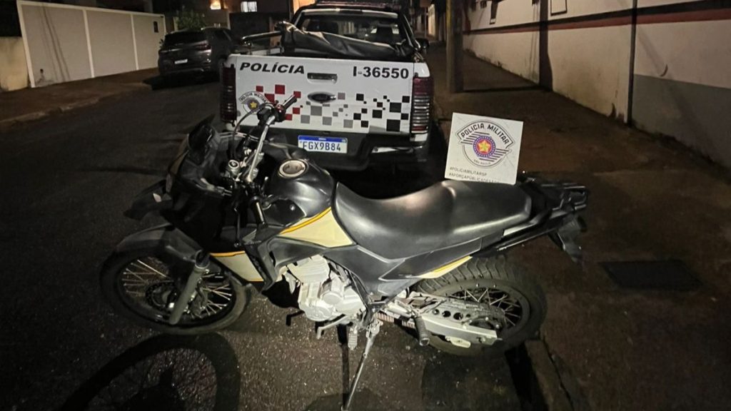 281025 – MOTO FURTADA E CASA COM DROGAS 1