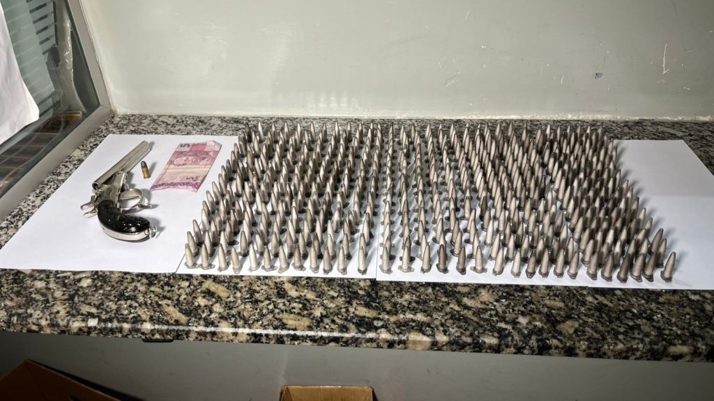 281025 – MOTO FURTADA E CASA COM DROGAS 4