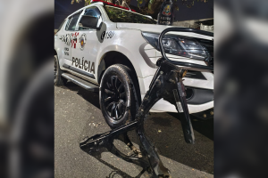 Adolescente de 15 anos é flagrado desmontando moto furtada em área de mata em Limeira