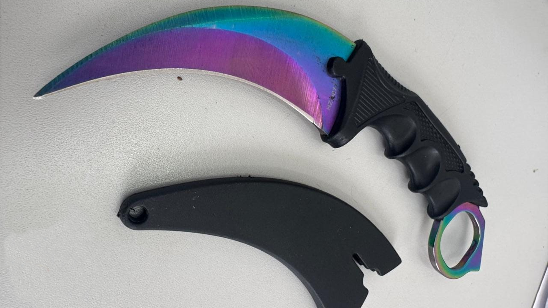 Aluno leva canivete para escola e exibe objeto após discussão em Limeira