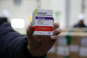 Brasil recebe lote de medicamento para tratar câncer de mama no SUS