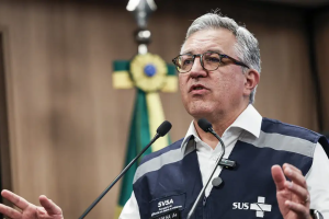 Casos suspeitos de intoxicação devem aumentar no país, diz ministro