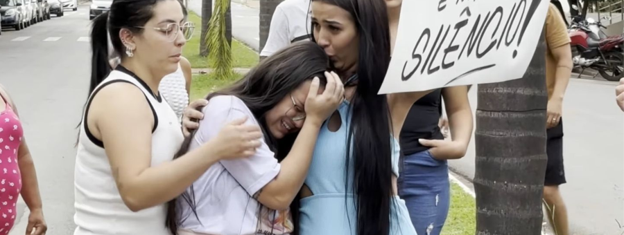 Familiares do pequeno Théo fazem protesto em frente à Hapvida, em Limeira