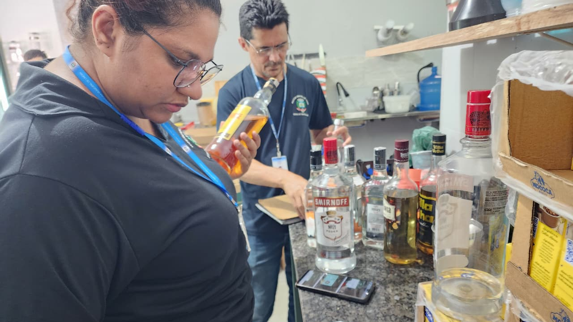 Fiscalização apreende bebidas em oito estabelecimentos de Limeira