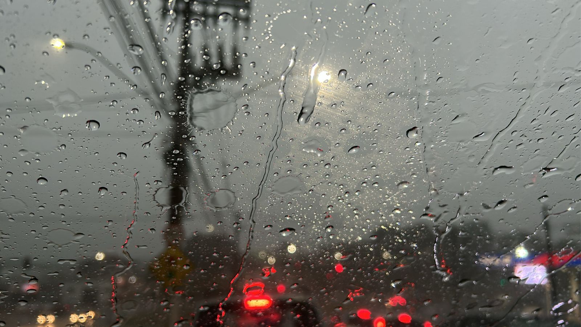 Forte chuva atinge Limeira no final da tarde desta sexta-feira