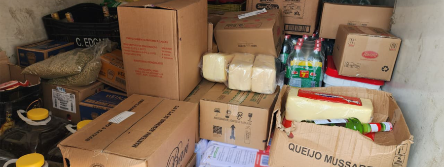 GCM apreende furgão com alimentos e bebidas alcóolicas em condições irregulares em Limeira