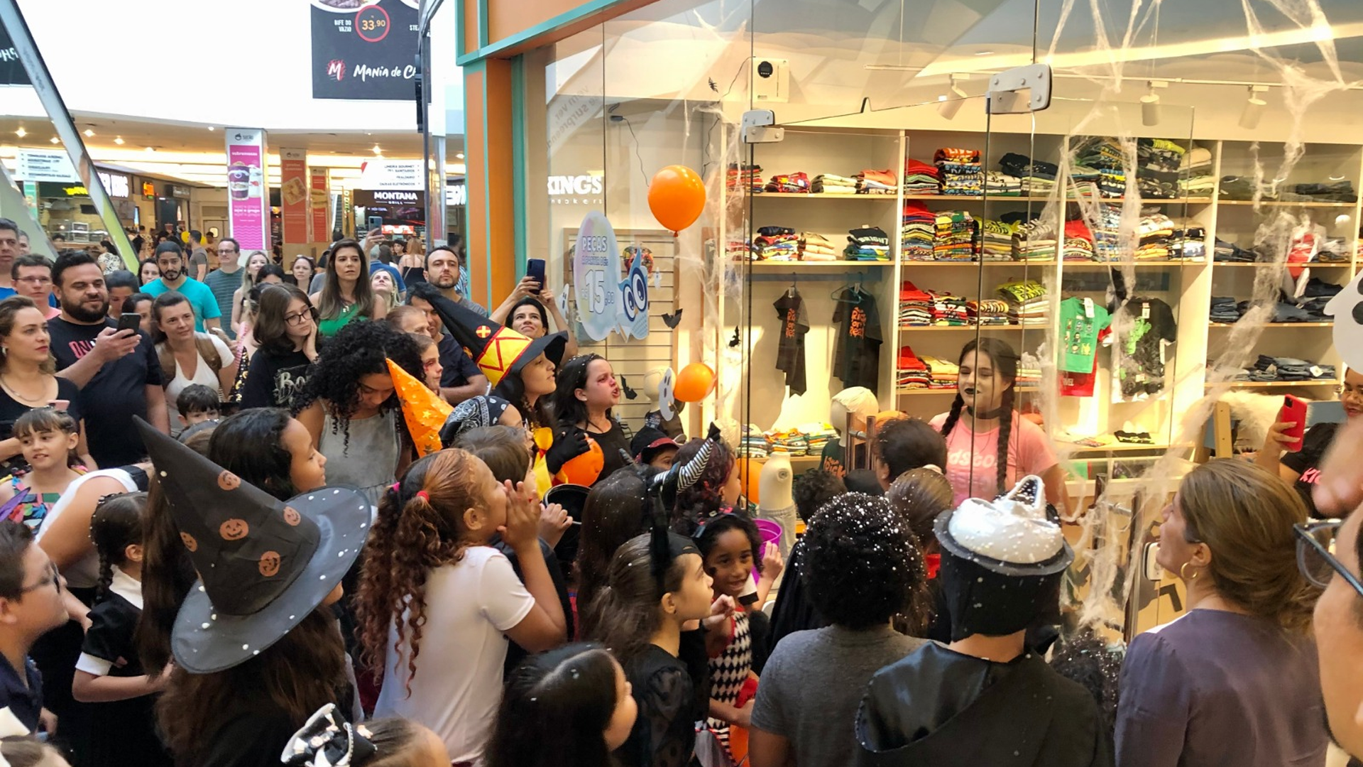 Halloween traz diversão gratuita às crianças no Limeira Shopping