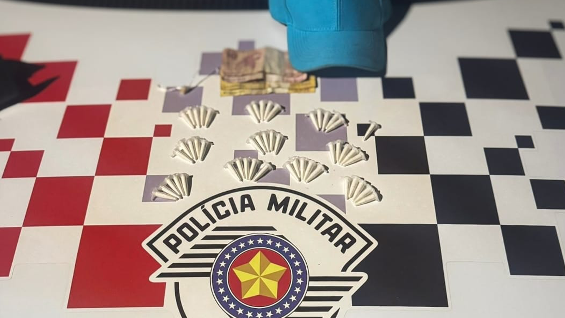 Homem é preso com 51 porções de cocaína em Limeira