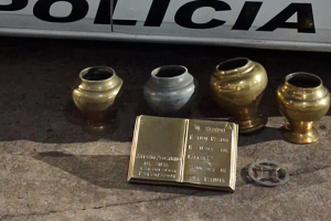 Homem é preso em flagrante após furtar vasos e placa de lápide no Cemitério Saudade, em Limeira