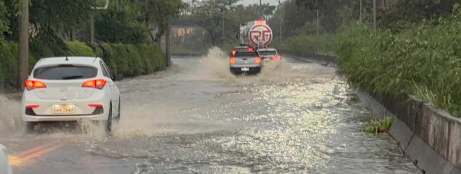 Limeira registra pontos de alagamento com forte chuva
