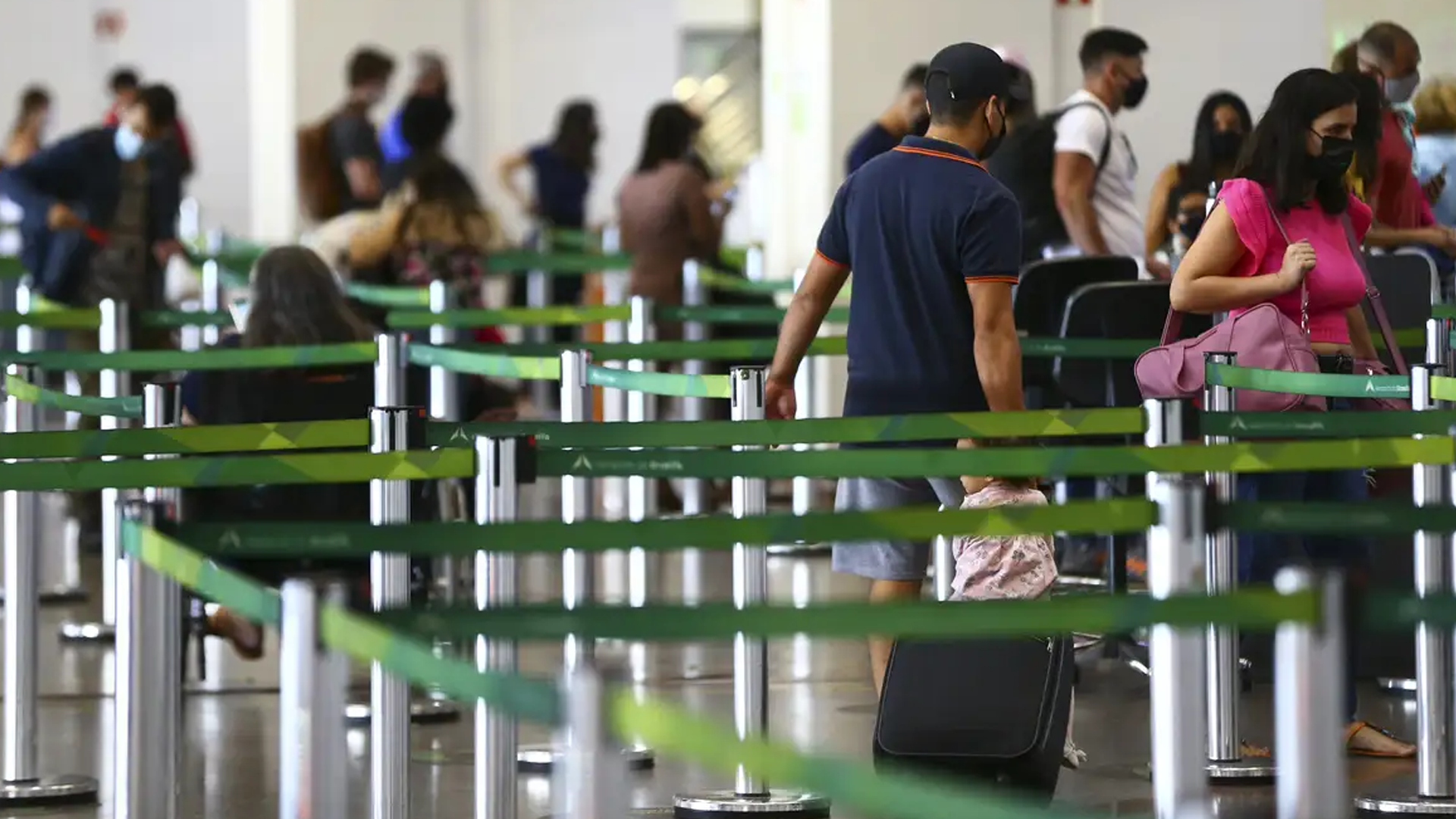 Saiba porque é um risco fazer piadas sobre bombas em aeroportos
