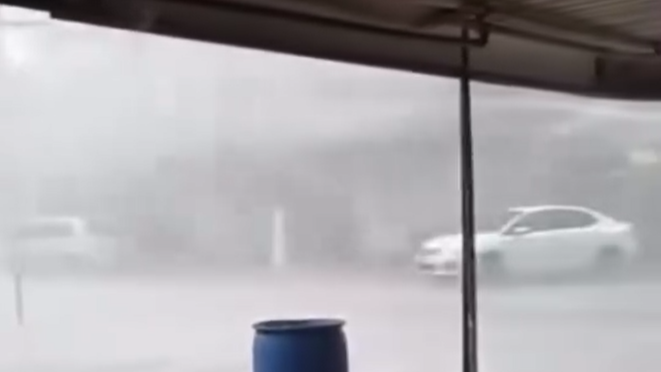 Temporal com ventos fortes causa estragos em Ribeirão Preto