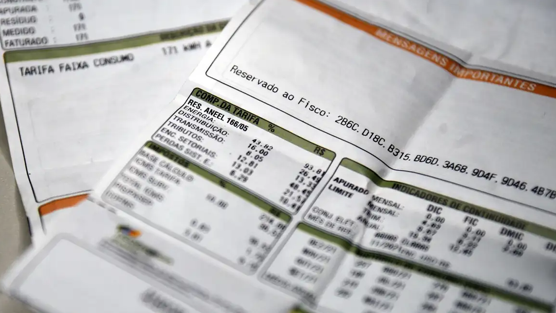 Aneel mantém bandeira vermelha 1 na conta de luz em novembro