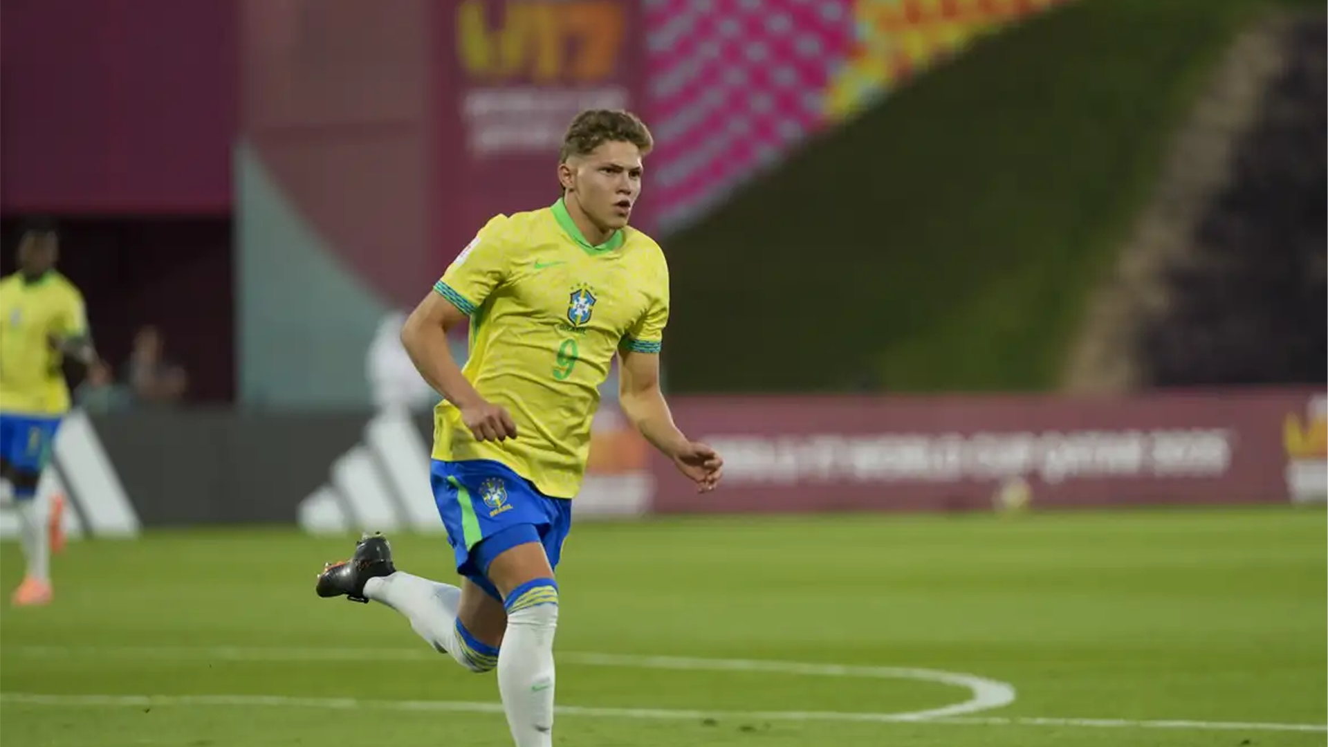 Brasil marca no último minuto e garante vaga na semi do Mundial Sub-17