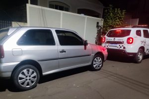 Gol furtado é encontrado em casa no Jd. do Lago e homem é preso