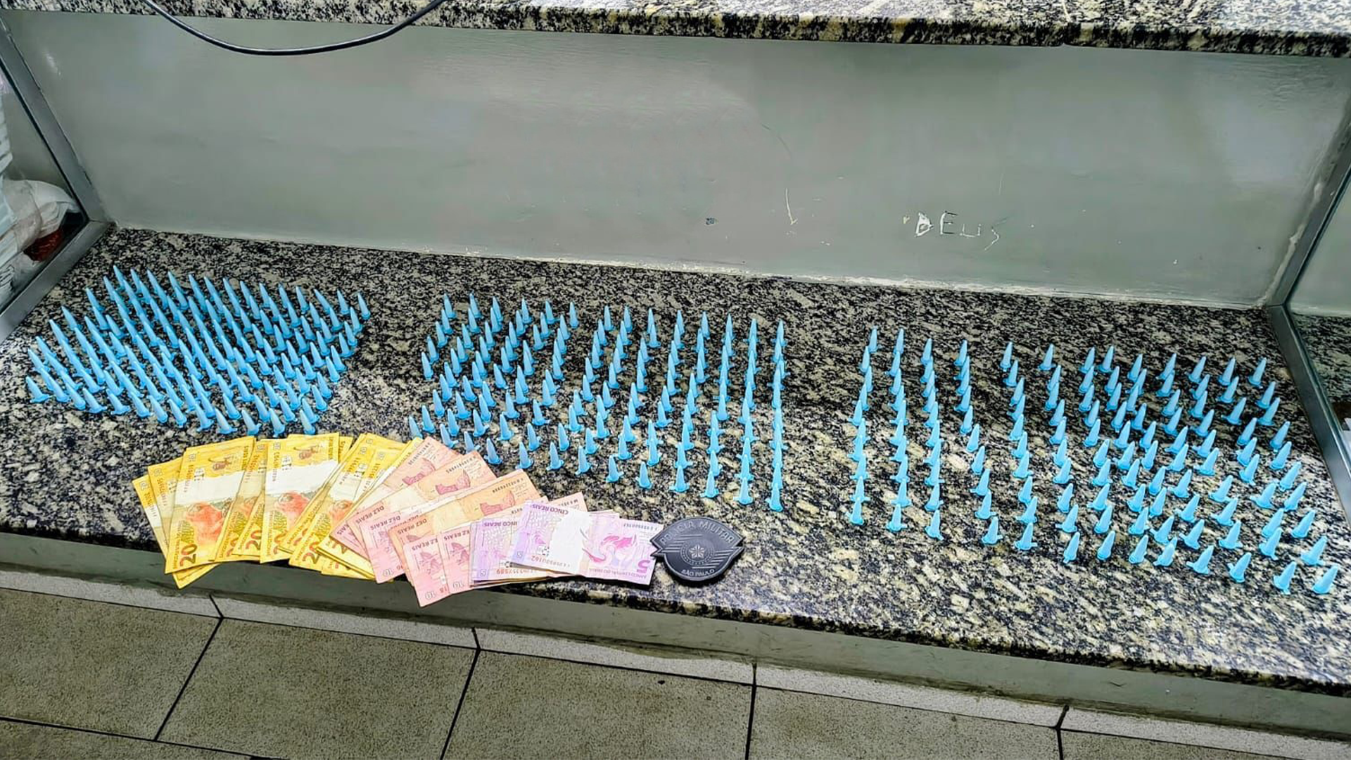 Grande quantidade de cocaína é apreendida em residência no Abílio Pedro, em Limeira