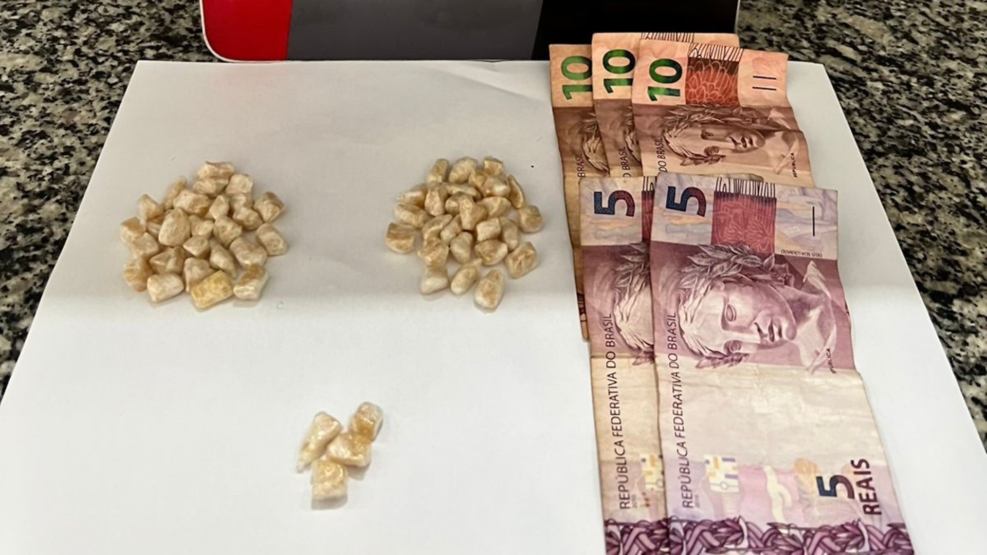 Homem é detido com 56 porções de crack no Abílio Pedro, em Limeira