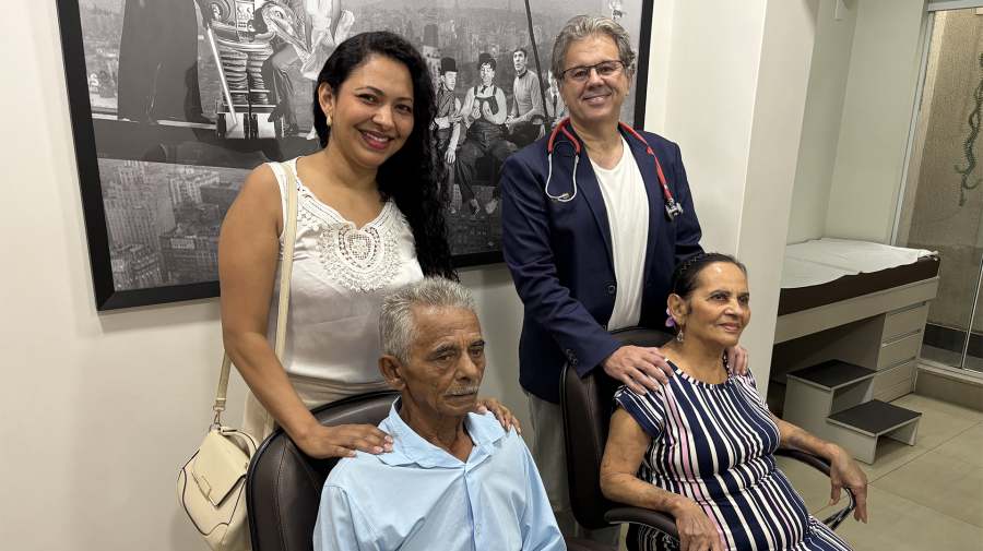Idosa que sofreu parada cardíaca durante apresentação se recupera e reencontra Dr. Marcelo Rossi