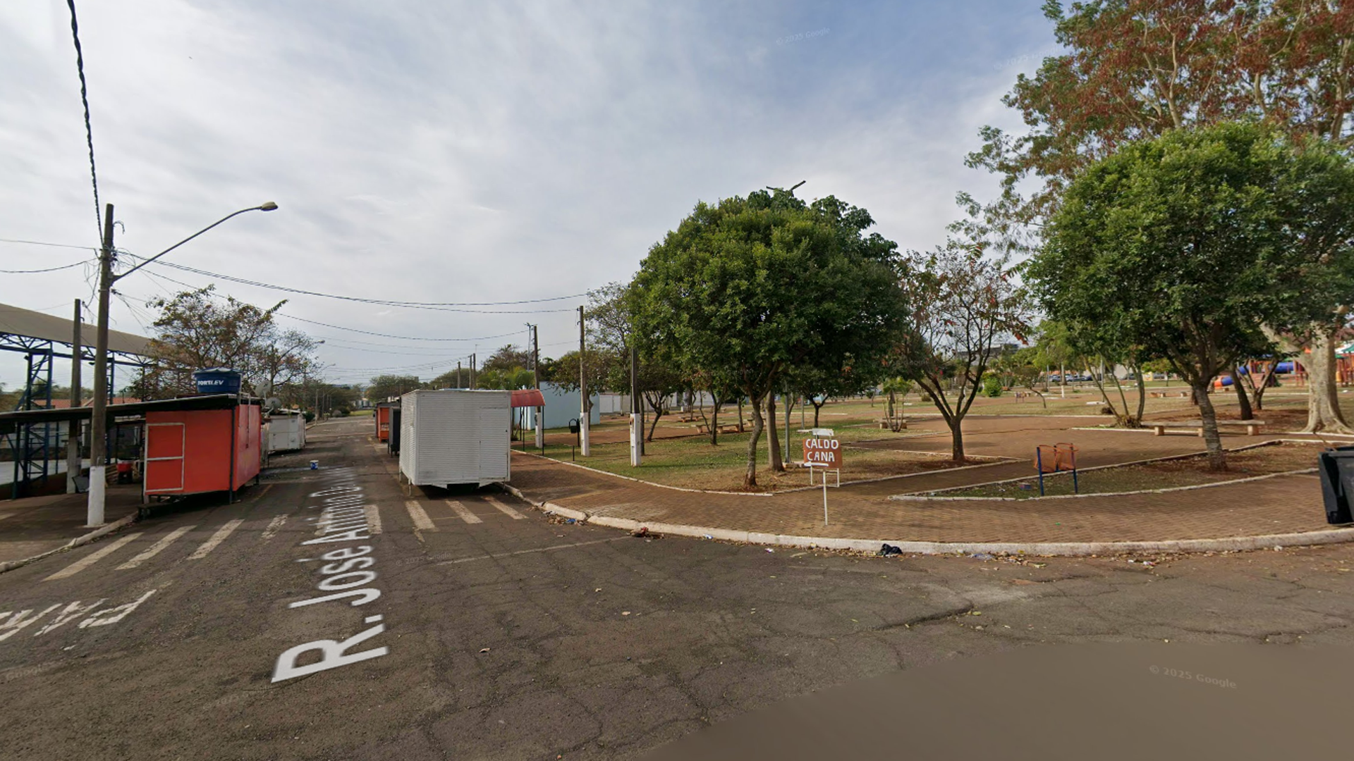 Menina de 7 anos desaparece em praça de Iracemápolis e é encontrada uma hora depois em outro bairro