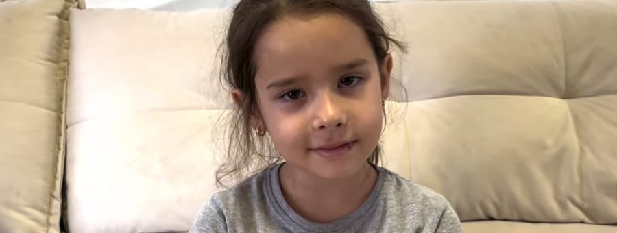 Morre a pequena Elisa, que lutava contra um tumor raro no cérebro