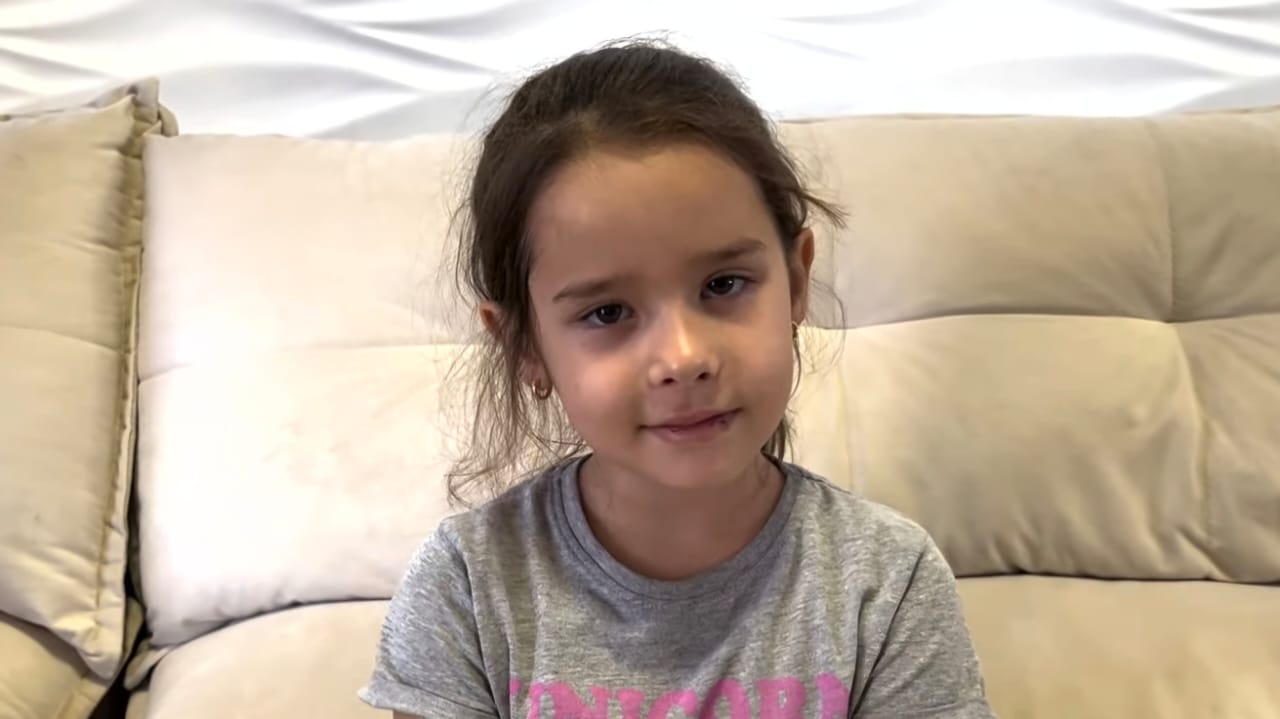 Morre a pequena Elisa, que lutava contra um tumor raro no cérebro