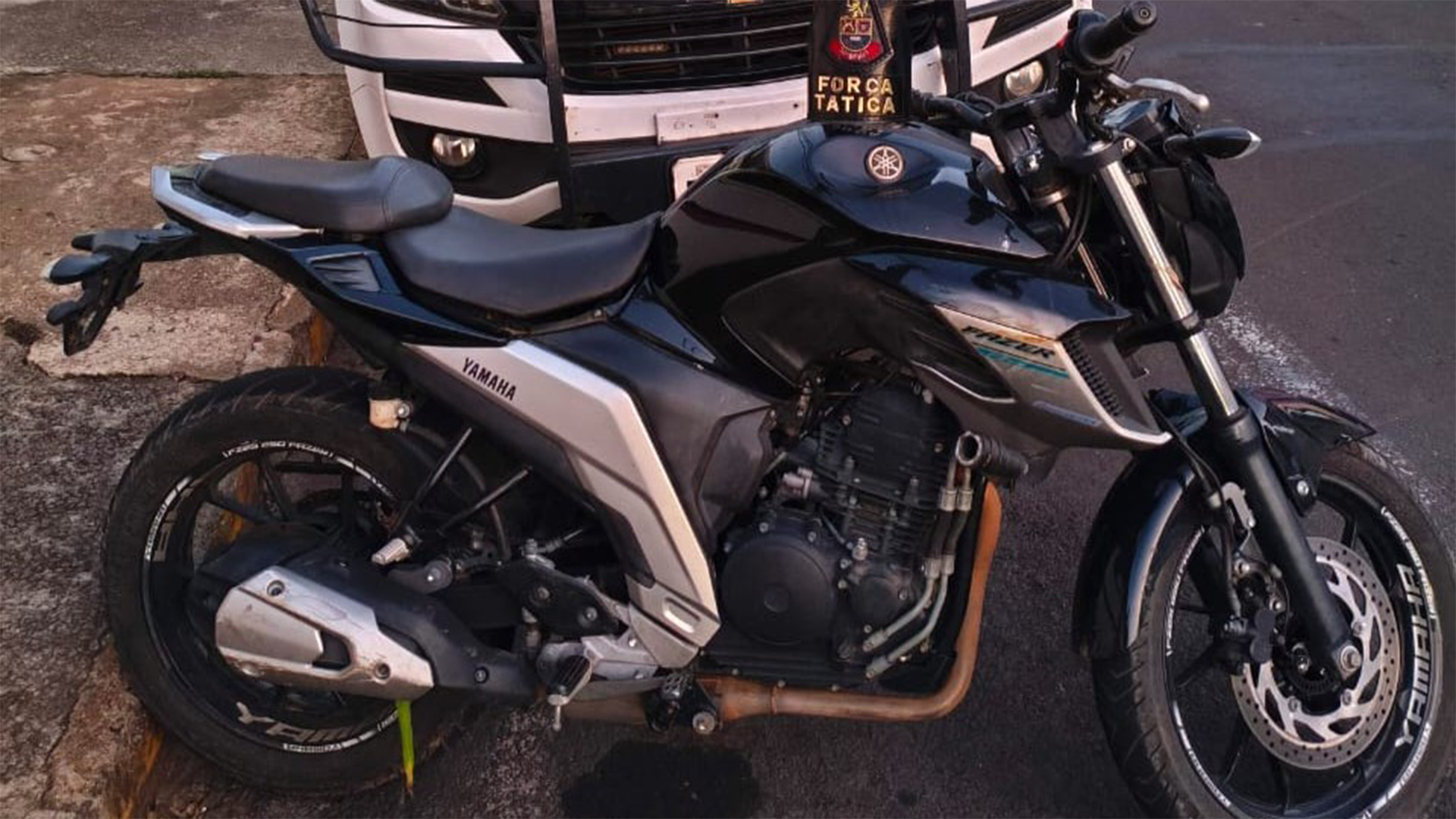 Moto furtada é encontrada em área de mata e adolescente é apreendido em Limeira